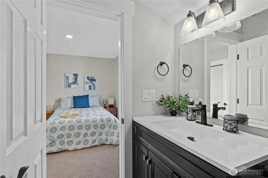 5526 20th Avenue S Seattle WA 98108