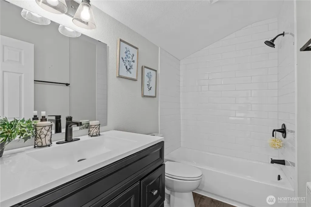 5526 20th Avenue S Seattle WA 98108