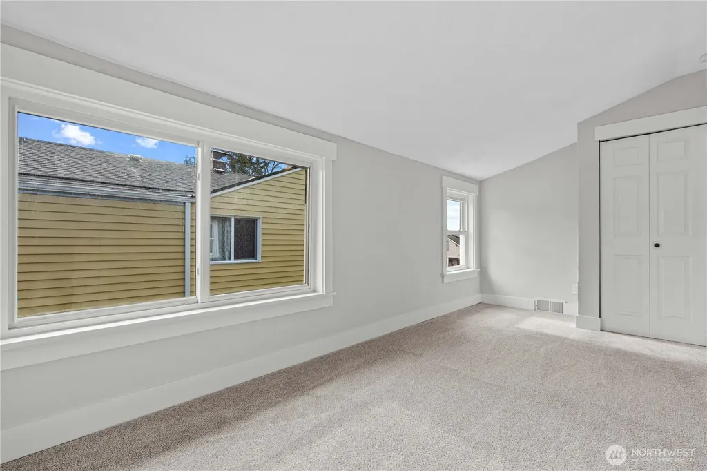 5526 20th Avenue S Seattle WA 98108