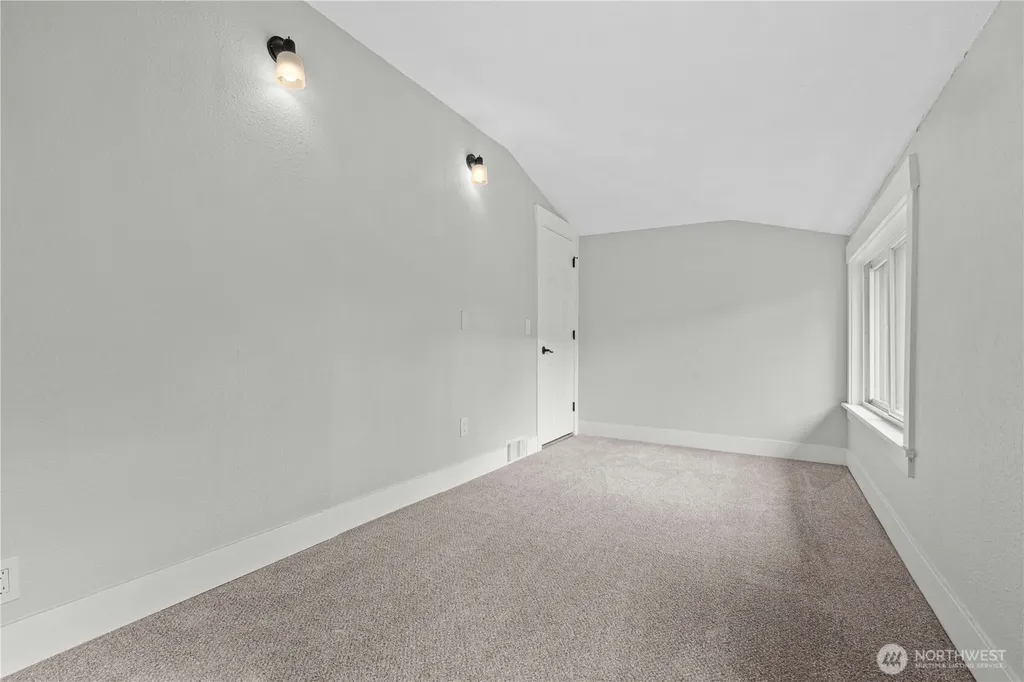 5526 20th Avenue S Seattle WA 98108