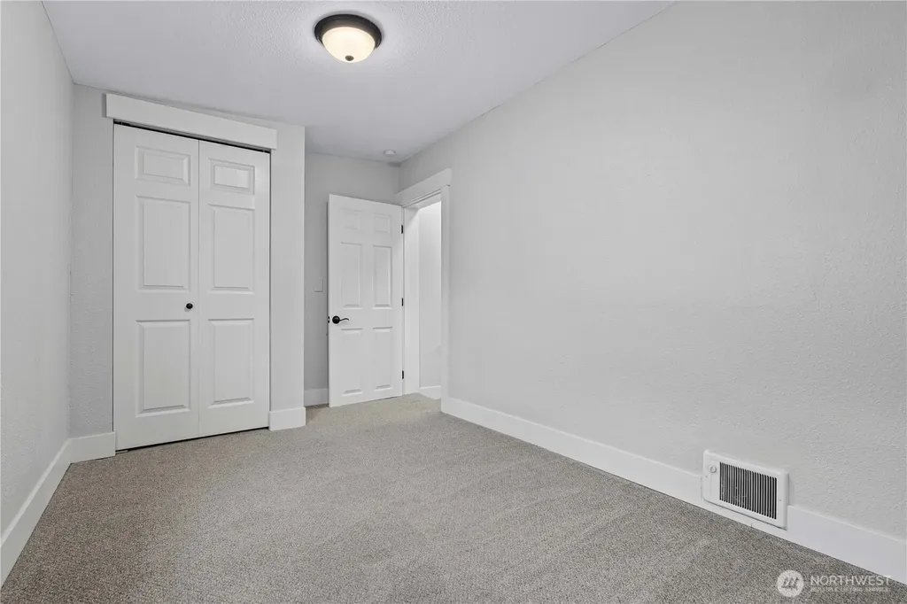 5526 20th Avenue S Seattle WA 98108
