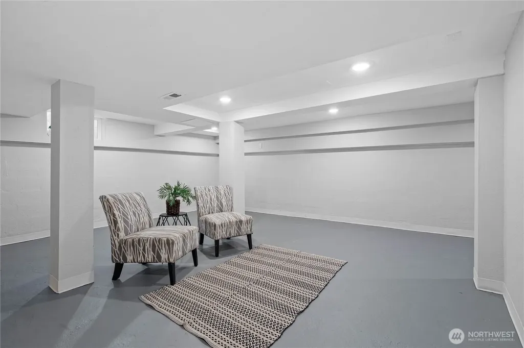 5526 20th Avenue S Seattle WA 98108