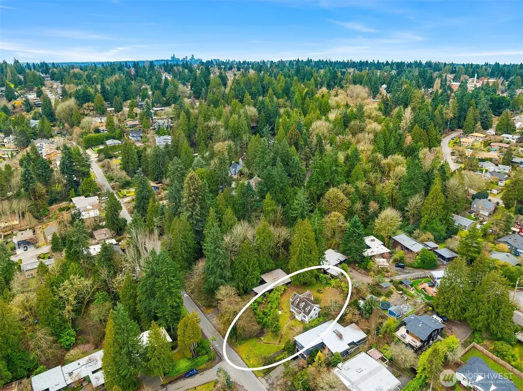 9229 45th Avenue NE Seattle WA 98115