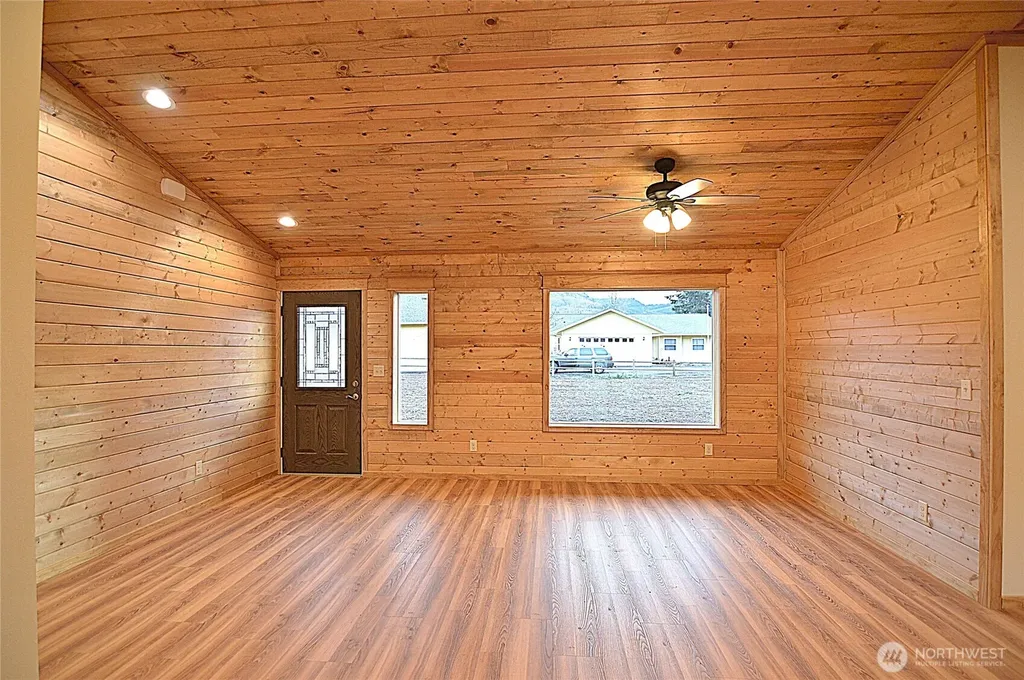 182 Frost Creek Road Glenoma WA 98336