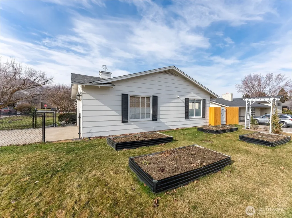 934 Stevens Street Wenatchee WA 98801