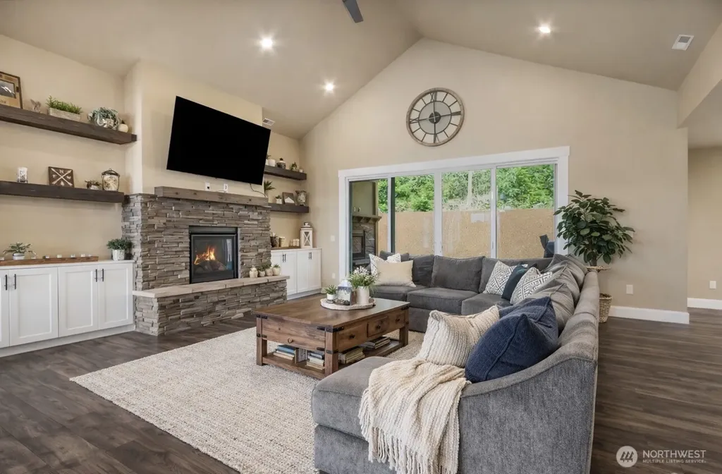 167 Mountain Crest Lane Eatonville WA 98328