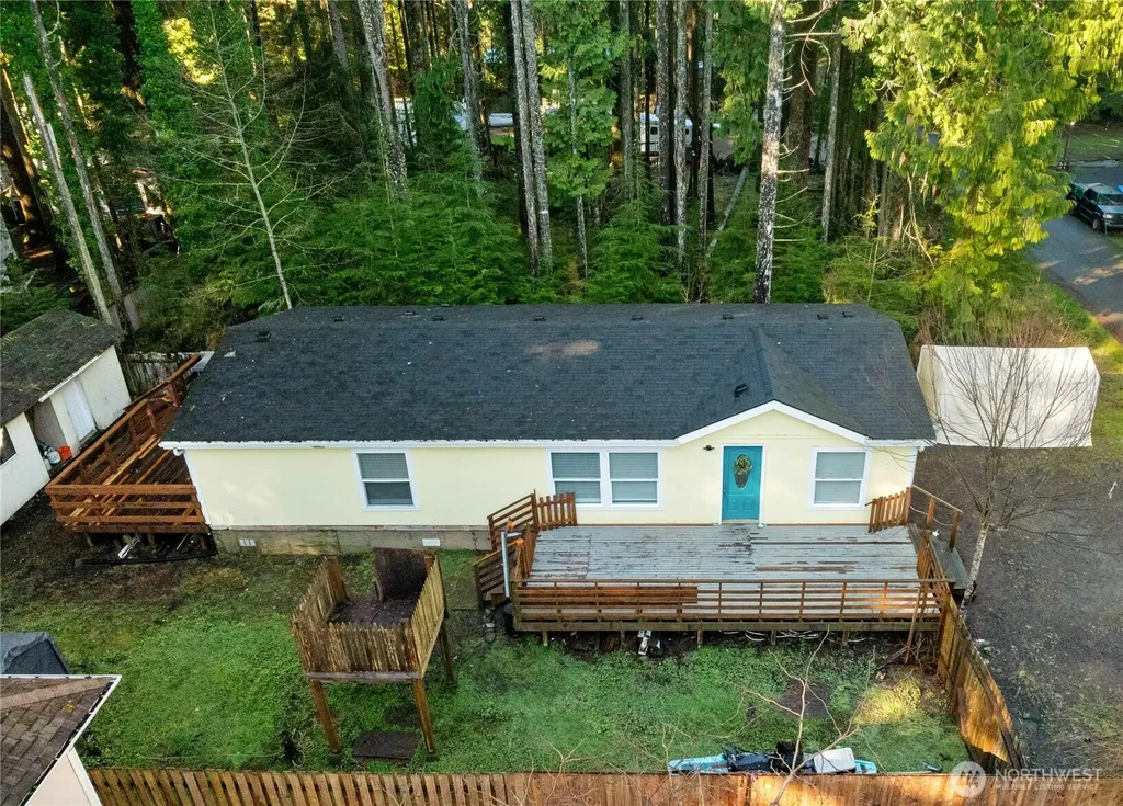 48 Robin Lane Pacific Beach WA 98571