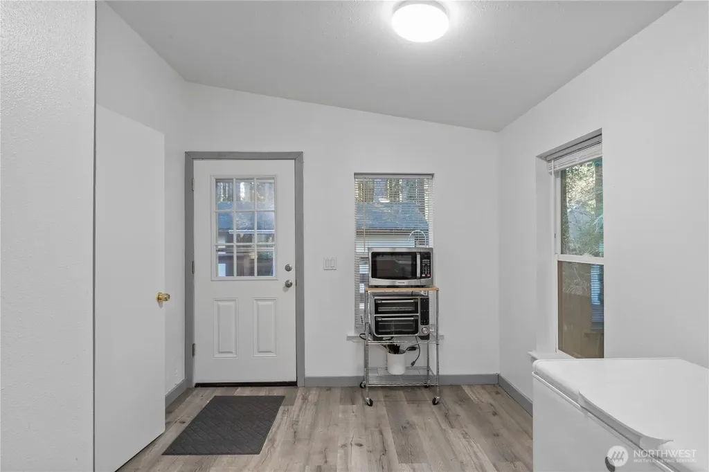48 Robin Lane Pacific Beach WA 98571