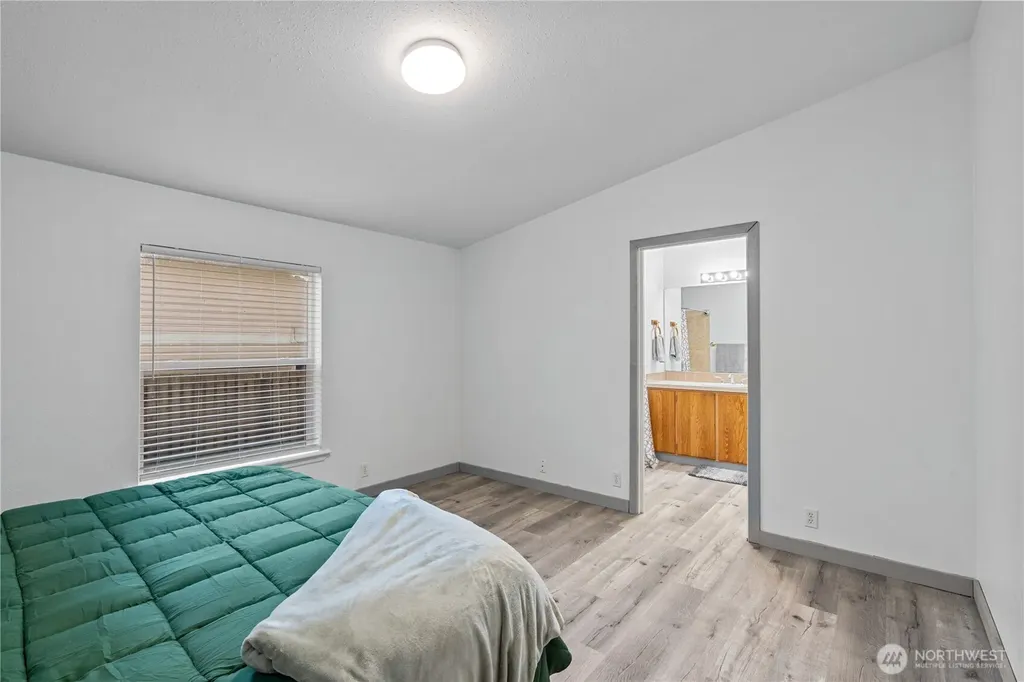 48 Robin Lane Pacific Beach WA 98571