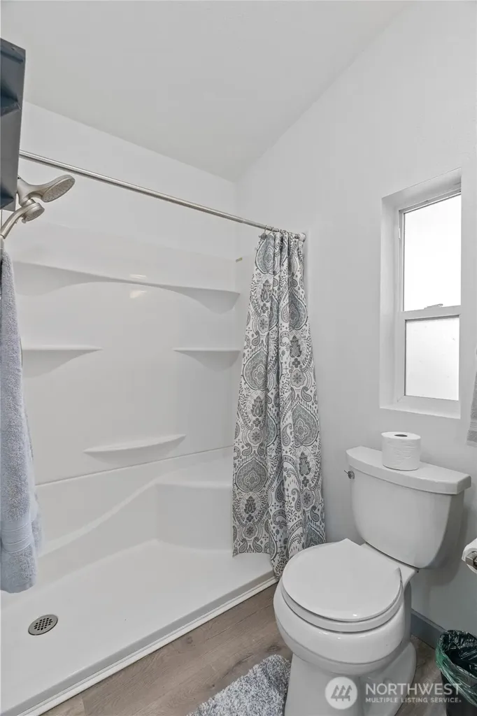 48 Robin Lane Pacific Beach WA 98571