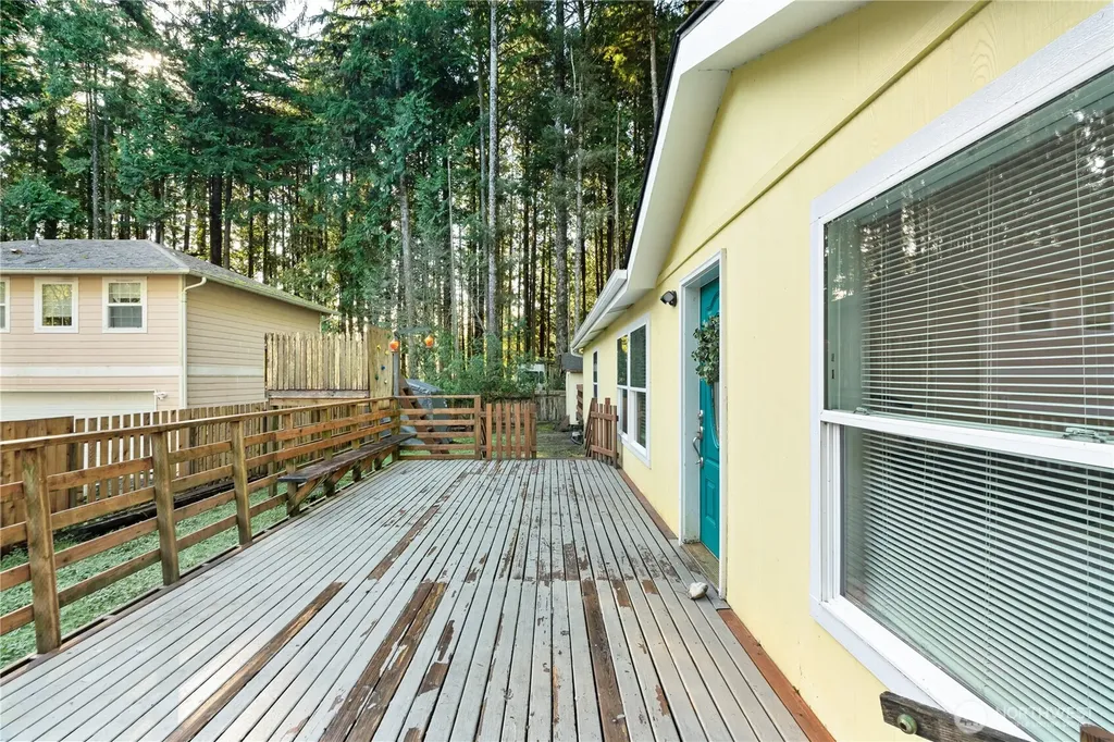 48 Robin Lane Pacific Beach WA 98571