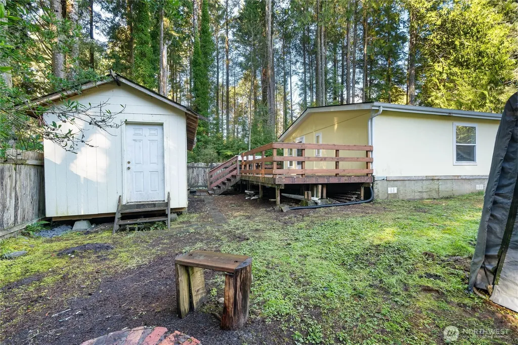 48 Robin Lane Pacific Beach WA 98571
