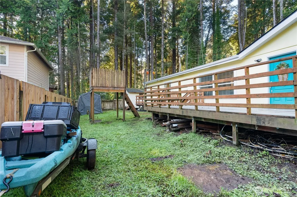 48 Robin Lane Pacific Beach WA 98571