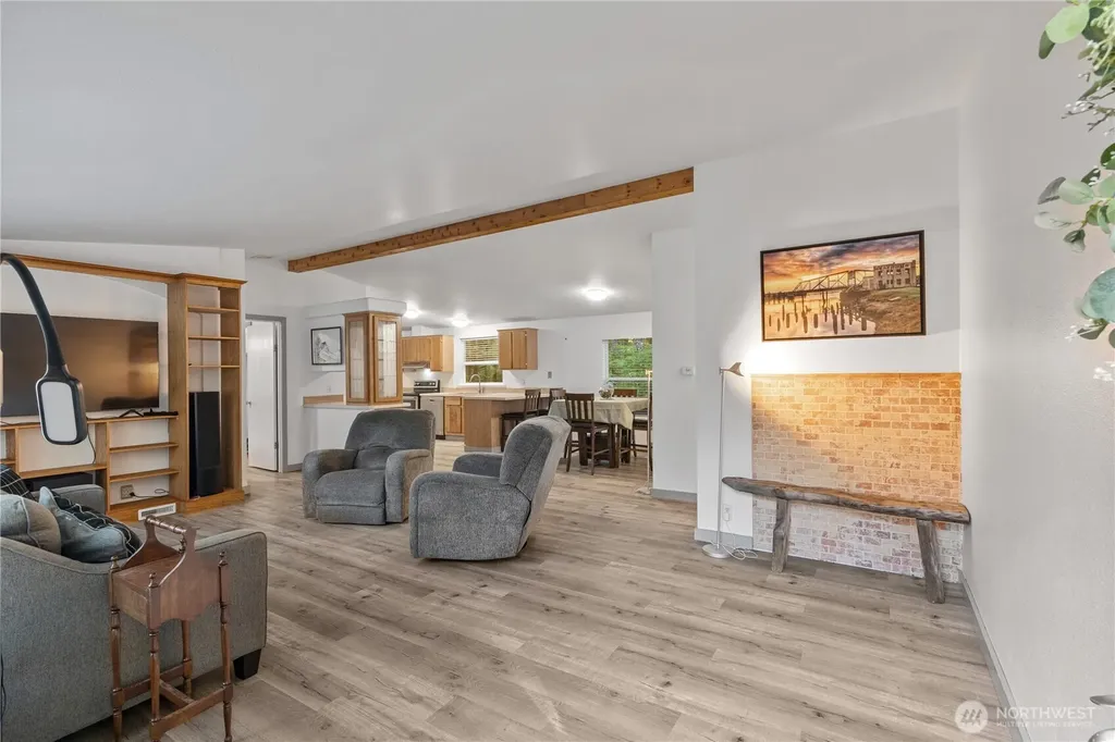 48 Robin Lane Pacific Beach WA 98571