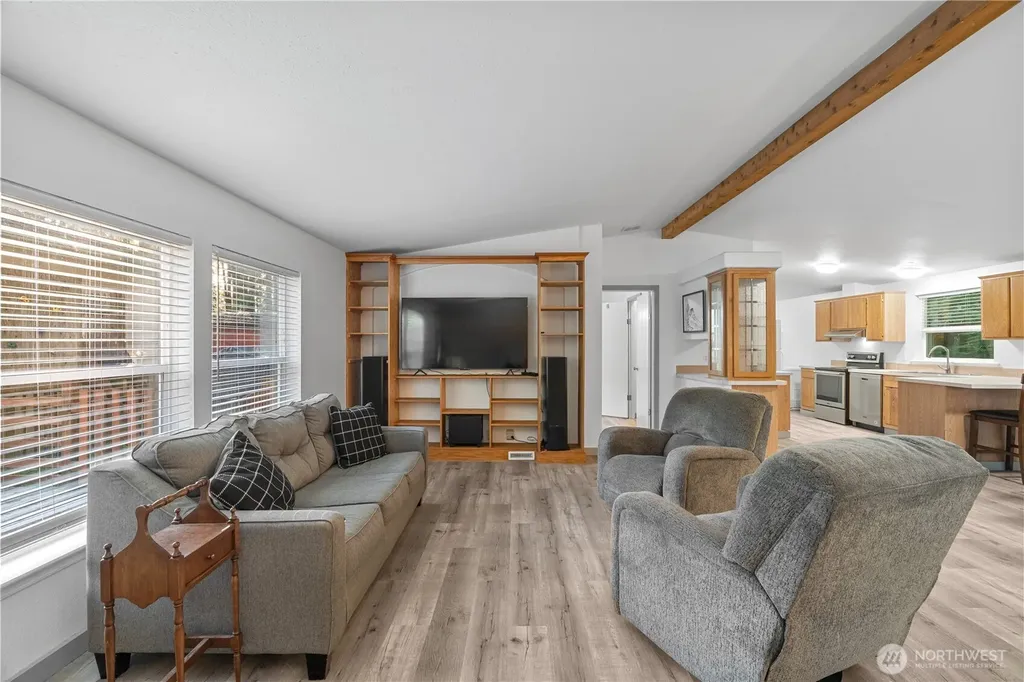 48 Robin Lane Pacific Beach WA 98571