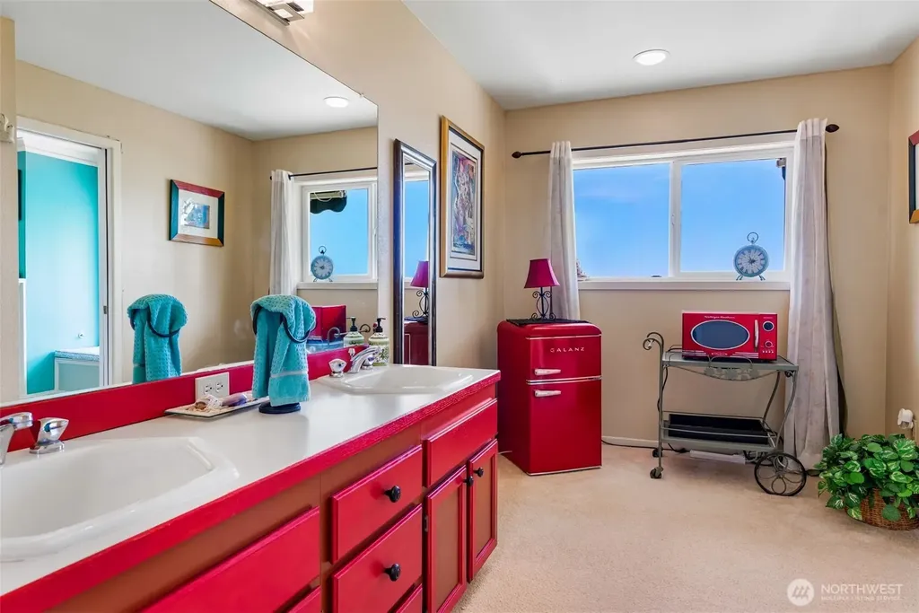 8613 Semiahmoo Drive Blaine WA 98230