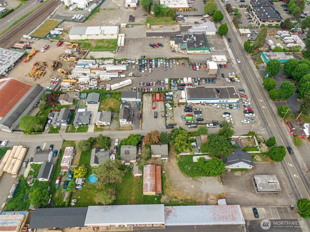 118 12th Street SE Puyallup WA 98372