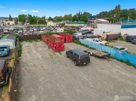 118 12th Street SE Puyallup WA 98372