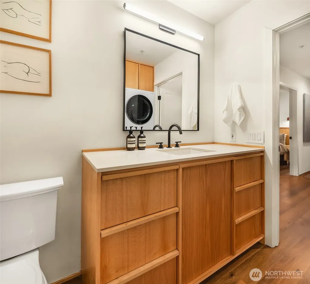 2504 Western Avenue Seattle WA 98121