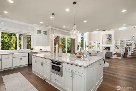 2832 109th Avenue SE Bellevue WA 98004