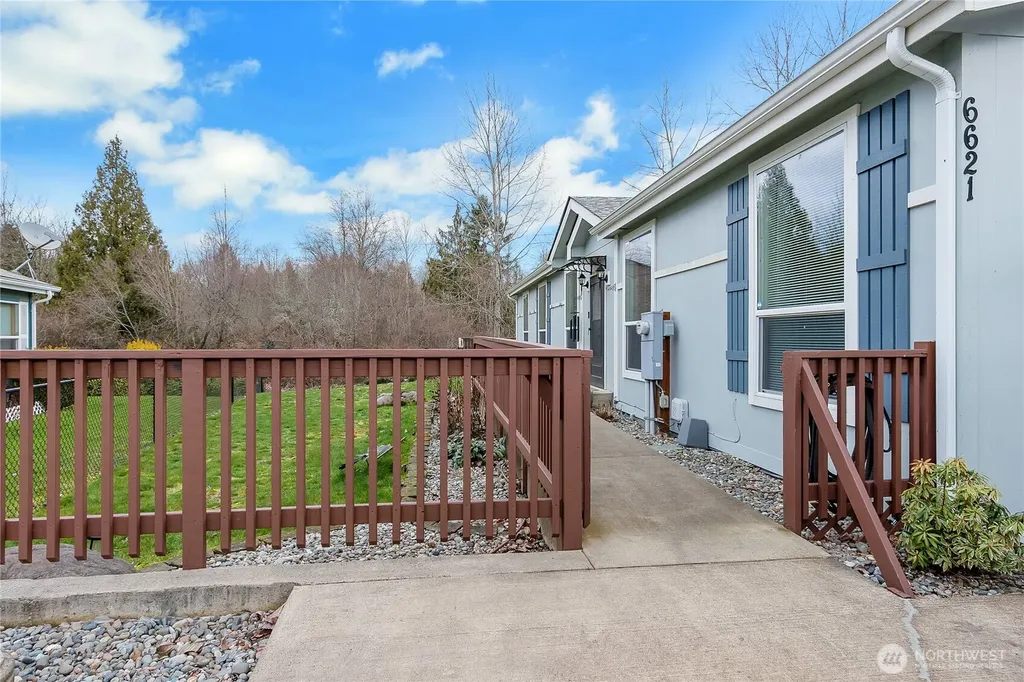 6621 241st Avenue E Buckley WA 98321