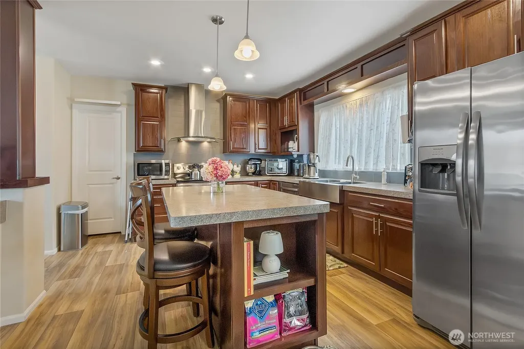 6621 241st Avenue E Buckley WA 98321