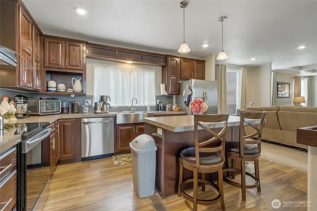 6621 241st Avenue E Buckley WA 98321