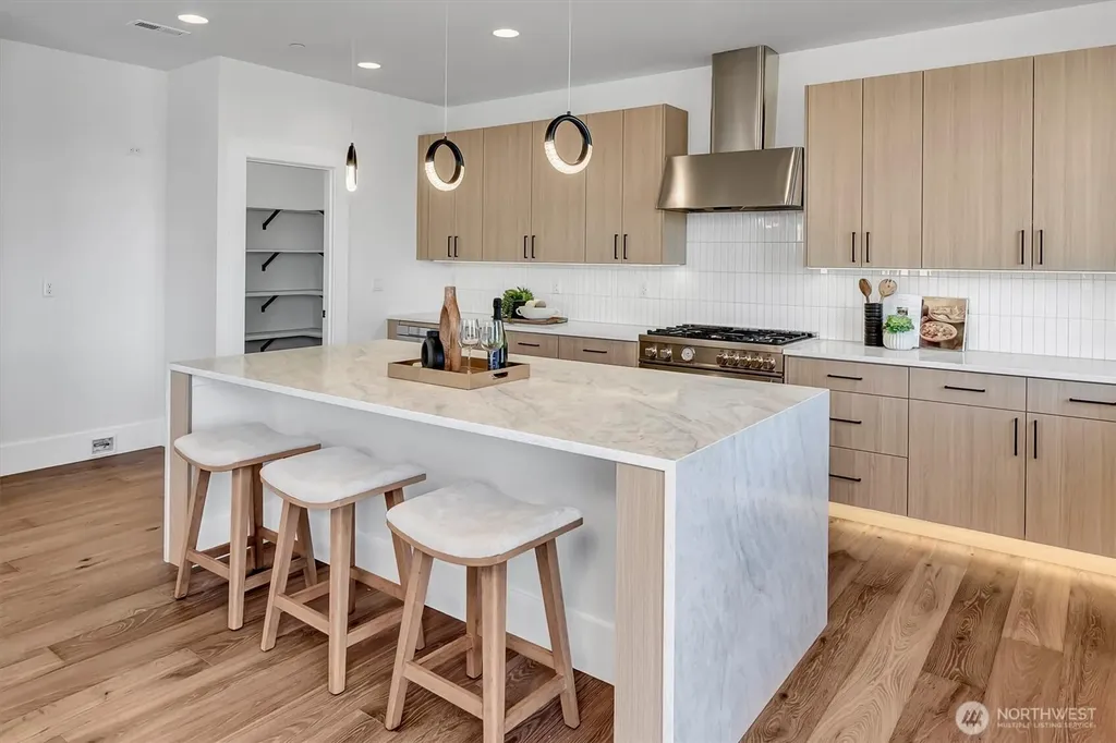 16215 Simonds Road NE Kenmore WA 98028