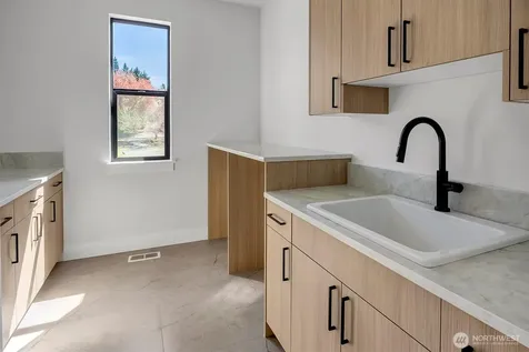 16215 Simonds Road NE Kenmore WA 98028