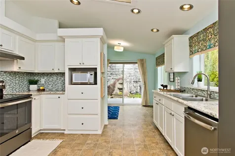 27411 218th Lane SE Maple Valley WA 98038