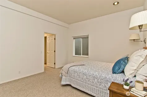 27411 218th Lane SE Maple Valley WA 98038