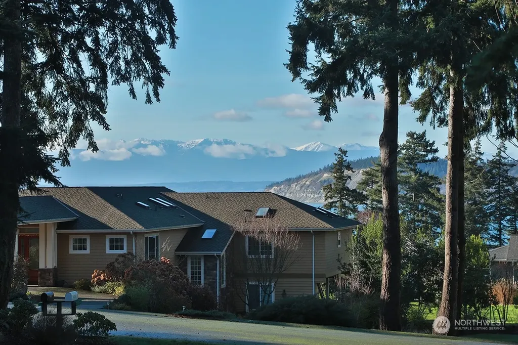 6329 Sahalee Court Clinton WA 98236
