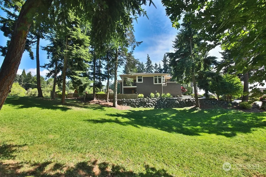 6329 Sahalee Court Clinton WA 98236
