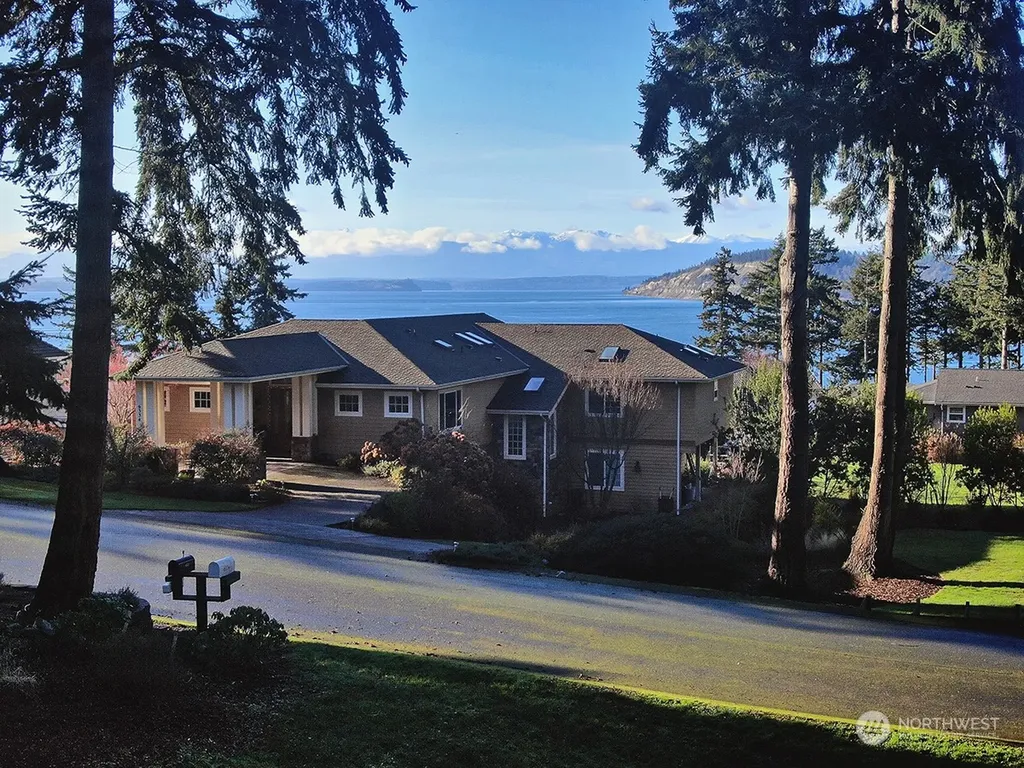 6329 Sahalee Court Clinton WA 98236