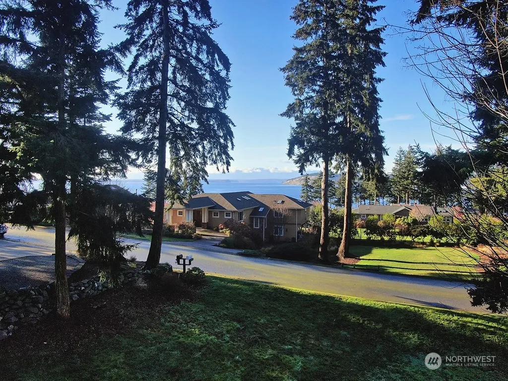 6329 Sahalee Court Clinton WA 98236