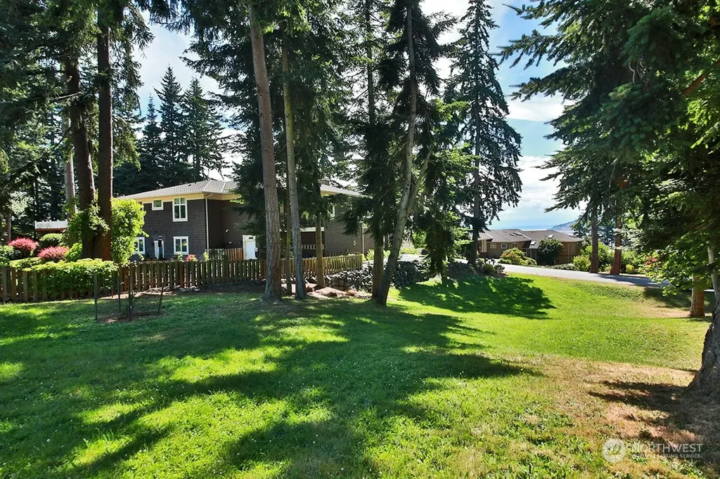 6329 Sahalee Court Clinton WA 98236