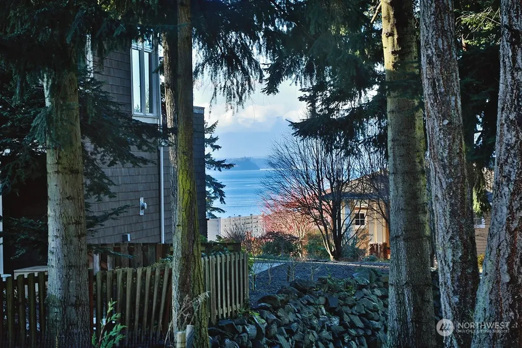 6329 Sahalee Court Clinton WA 98236