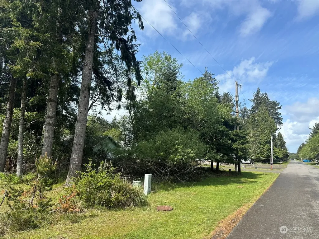 276 Bass Avenue NE Ocean Shores WA 98569