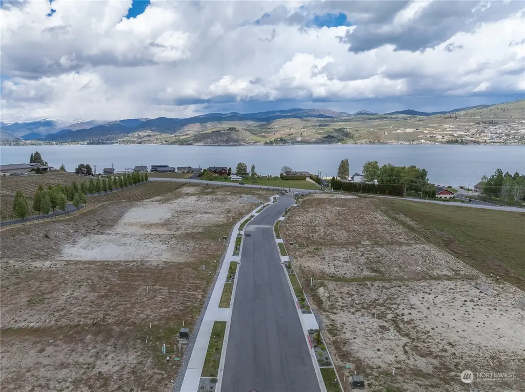 150 Loretta Lane Chelan WA 98816