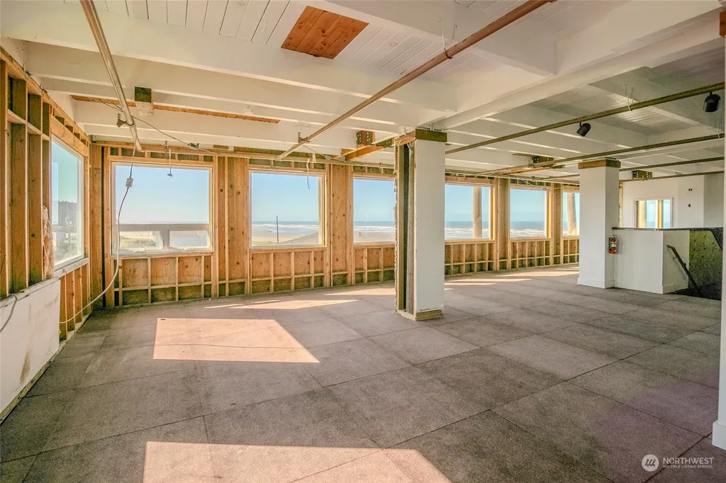 61 Main Street Pacific Beach WA 98571