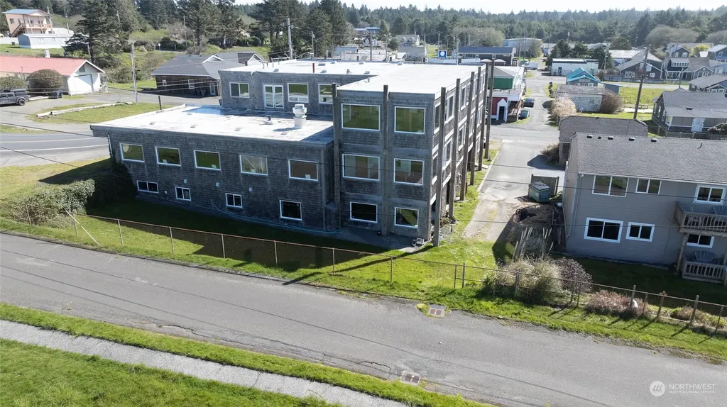 61 Main Street Pacific Beach WA 98571
