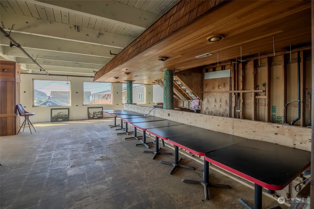 61 Main Street Pacific Beach WA 98571