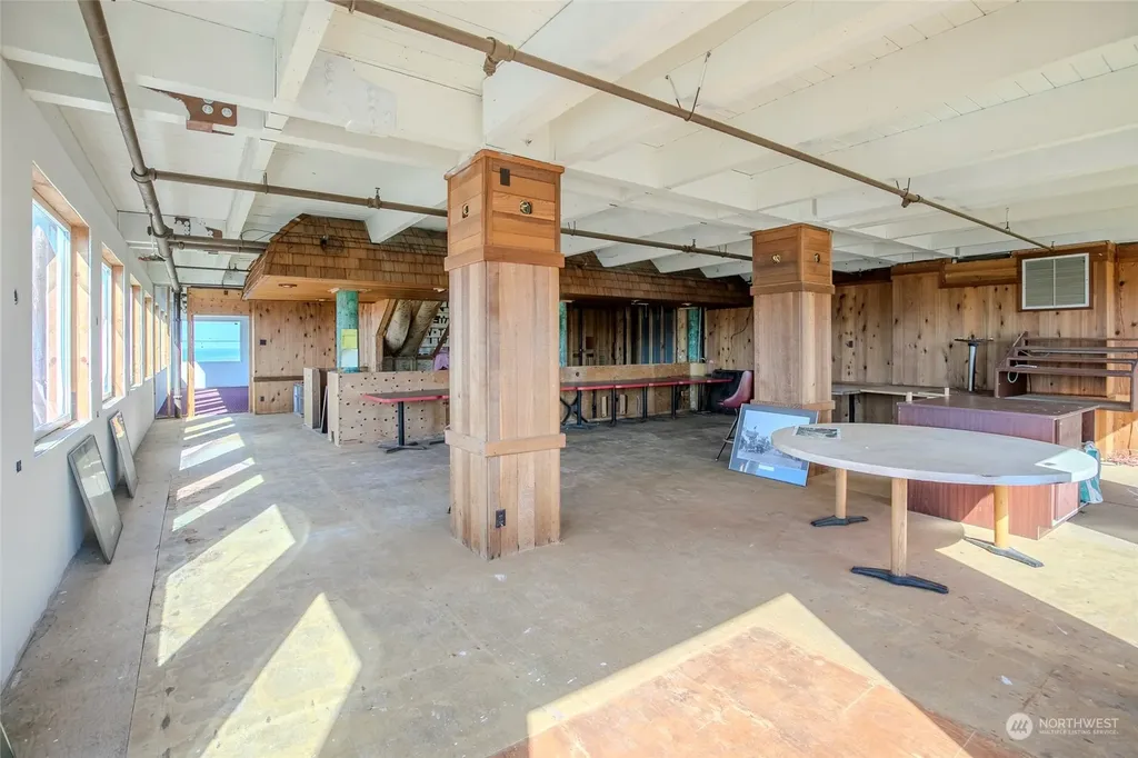 61 Main Street Pacific Beach WA 98571