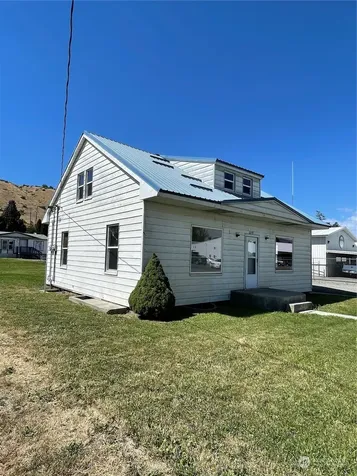 1579 2nd Ave N Okanogan WA 98840
