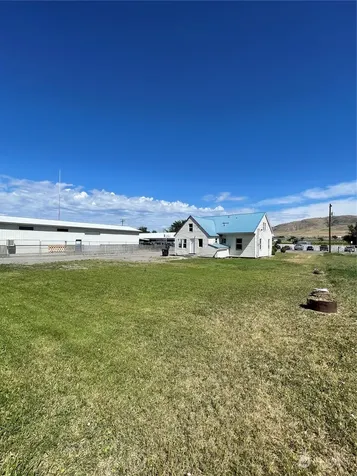 1579 2nd Ave N Okanogan WA 98840