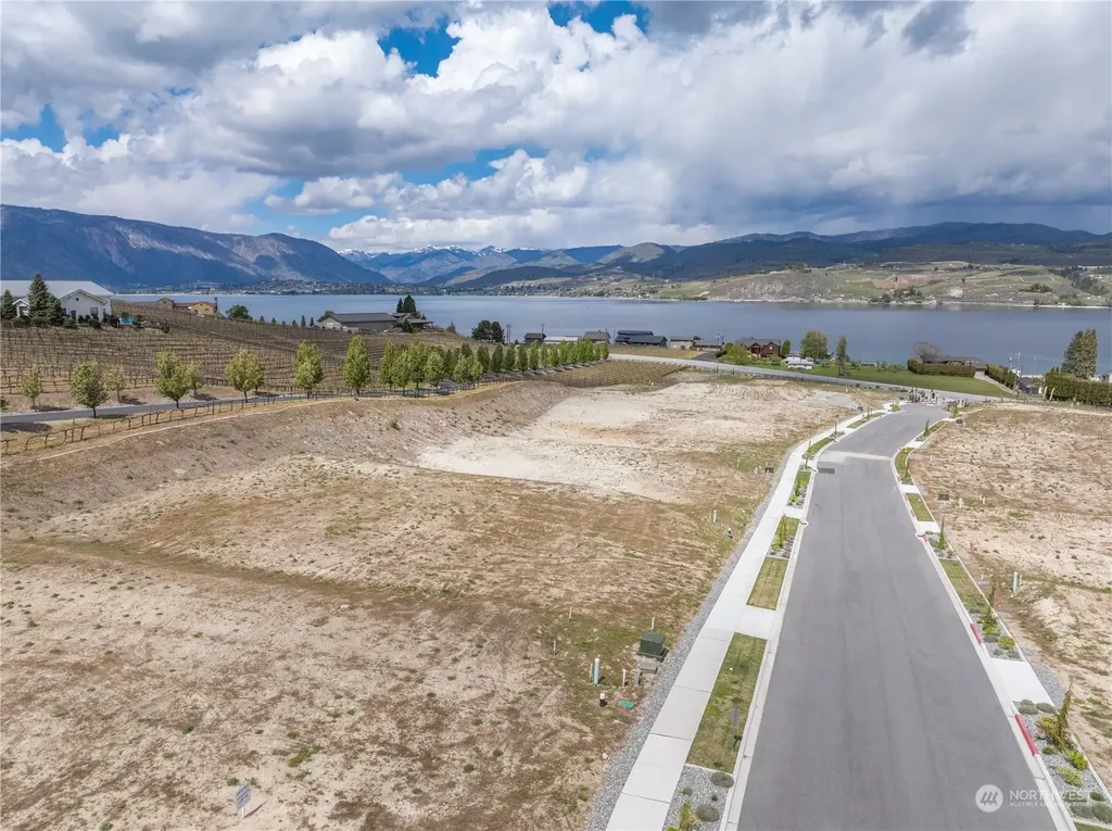 42 Loretta Lane Chelan WA 98816