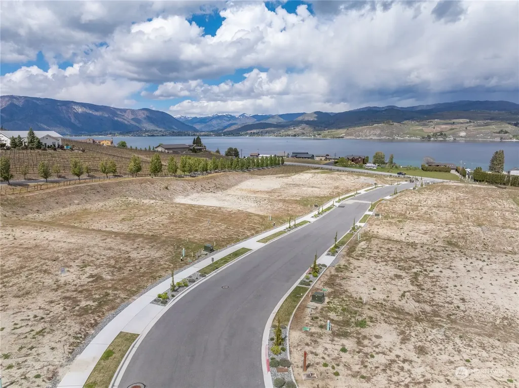 48 Loretta Lane Chelan WA 98816