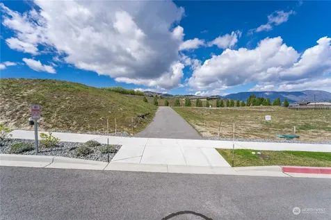 48 Loretta Lane Chelan WA 98816