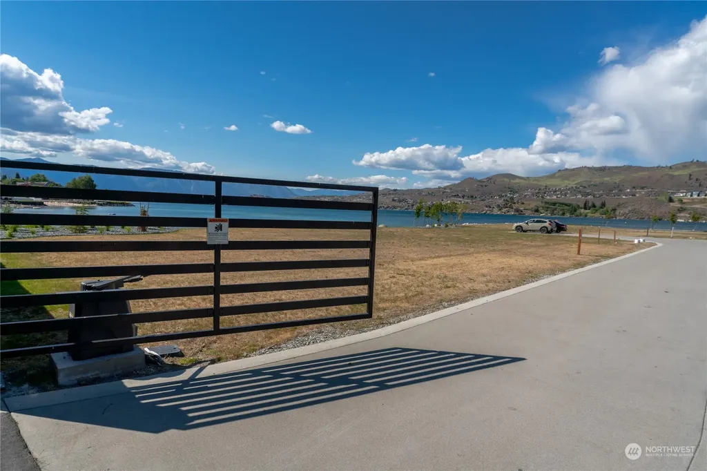 102 Burbot Lane Chelan WA 98816