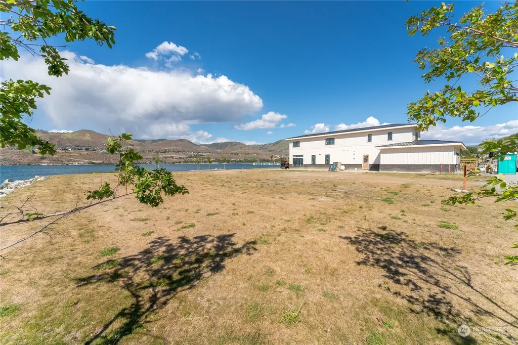 102 Burbot Lane Chelan WA 98816